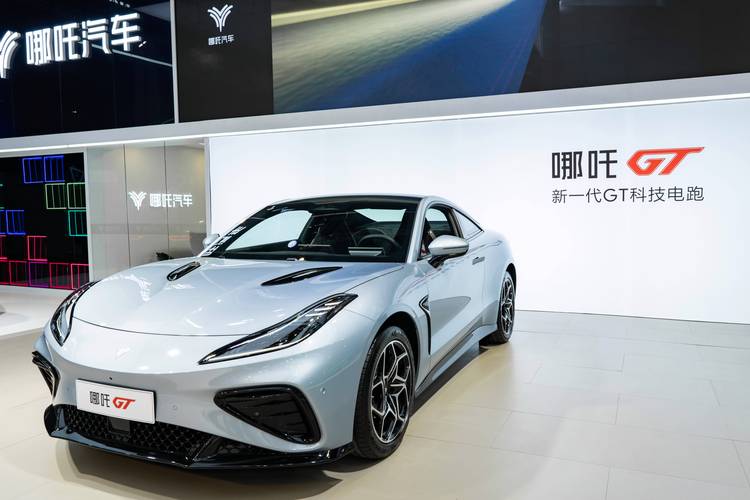 重庆长寿区启妙冠企业管理咨询哪吒汽车在智能汽车领域的表现，领途汽车在新能源汽车市场中的影响力